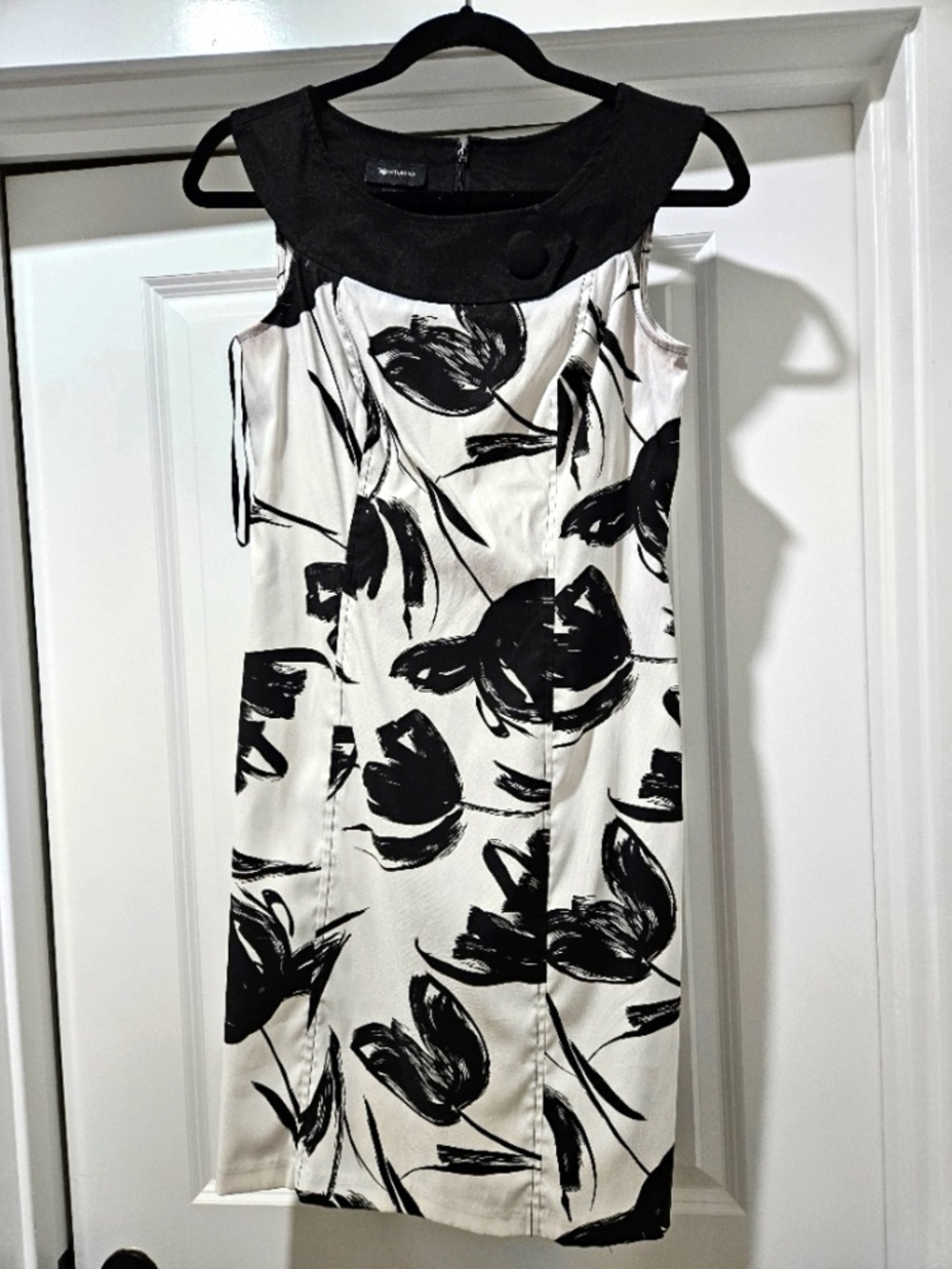 Sleeveless Black & White Floral Sheath Dress